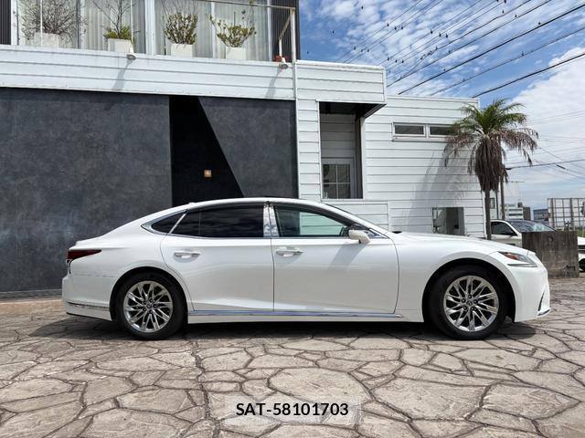 Lexus LS 2018-07 8545923-18