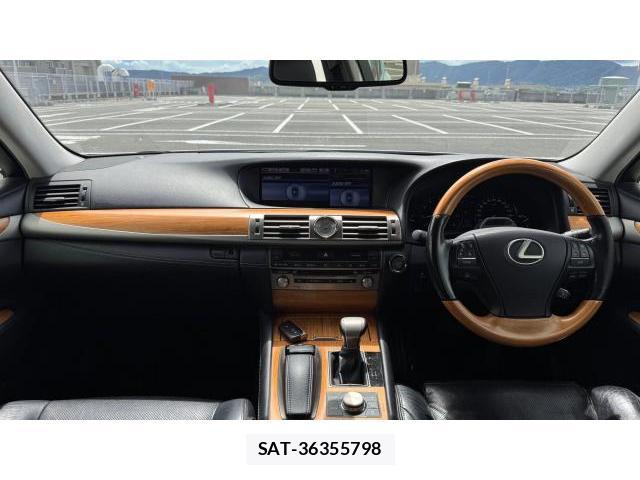 Lexus LS 2013 8548900-4