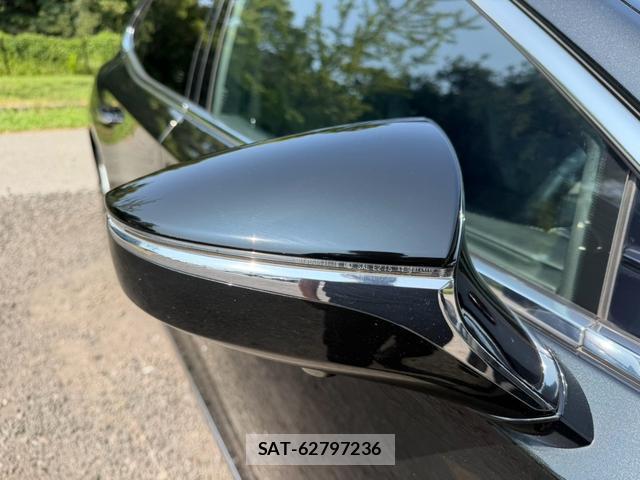 Lexus LS 2018-06 8551626-15