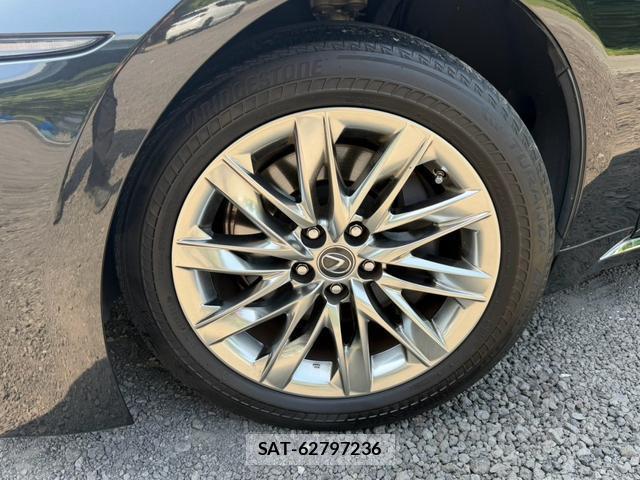 Lexus LS 2018-06 8551626-2