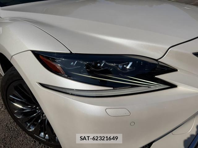 Lexus LS 2017-11 8551630-11
