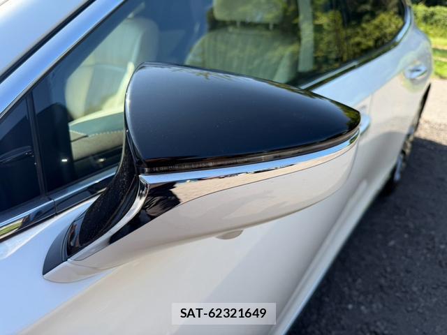 Lexus LS 2017-11 8551630-8