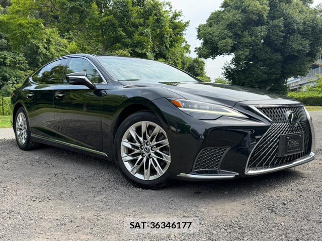 Lexus LS 2023-06 8551634-15