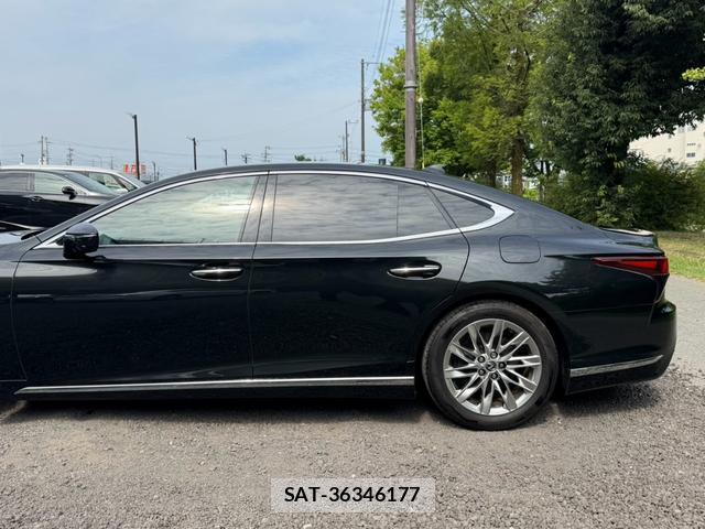 Lexus LS 2023-06 8551634-2