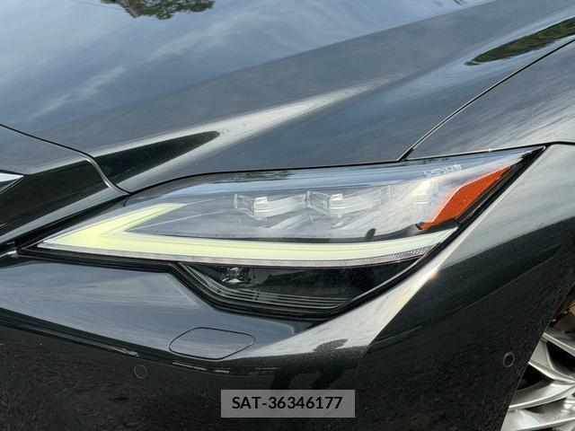 Lexus LS 2023-06 8551634-3