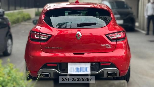 Renault LUTECIA 2018-08 8550337-1