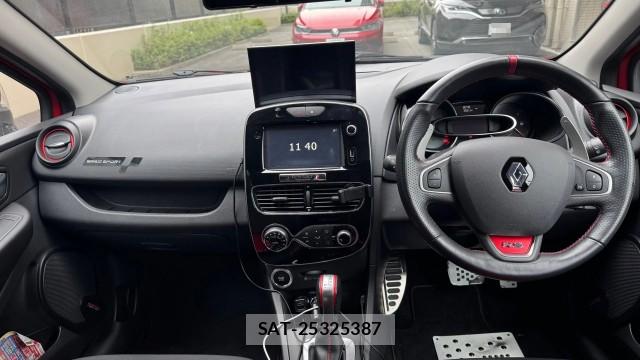 Renault LUTECIA 2018-08 8550337-2