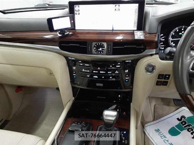 Lexus LX 2015-10 8547801-2