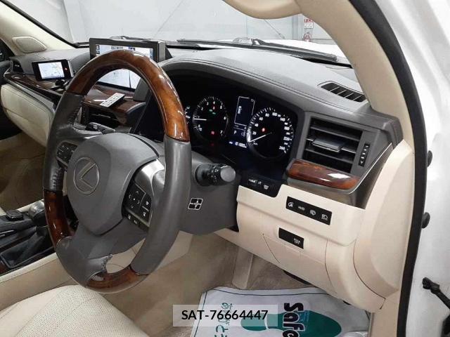 Lexus LX 2015-10 8547801-3