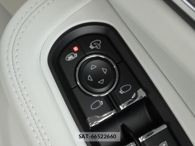 Porsche MACAN 2021-01 8546960-12