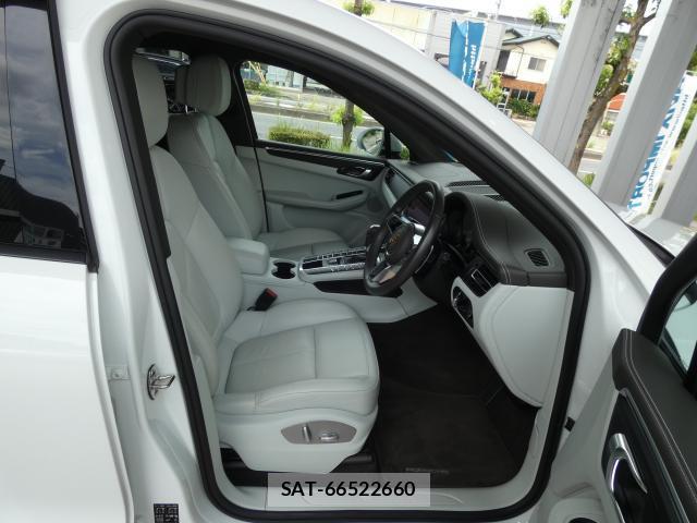 Porsche MACAN 2021-01 8546960-14