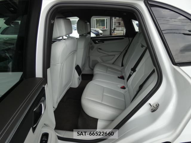 Porsche MACAN 2021-01 8546960-16