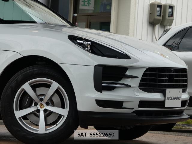 Porsche MACAN 2021-01 8546960-4