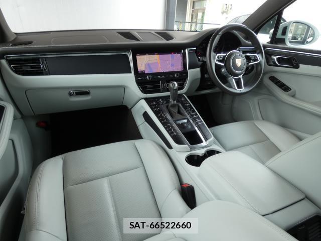 Porsche MACAN 2021-01 8546960-6