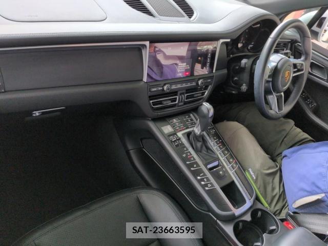 Porsche MACAN 2021-06 8547829-2