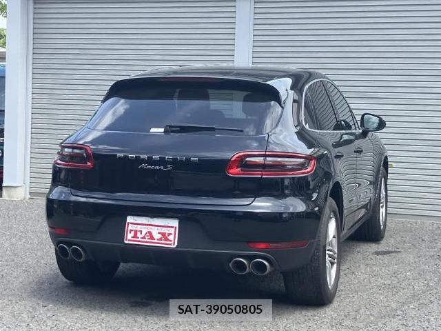 Porsche MACAN 2015-01 8547981-1