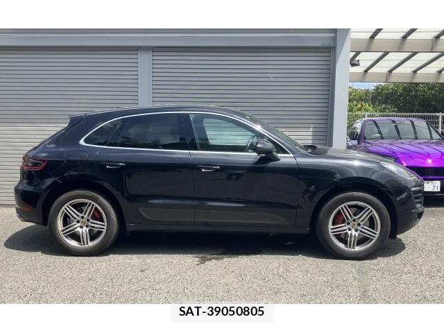 Porsche MACAN 2015-01 8547981-14