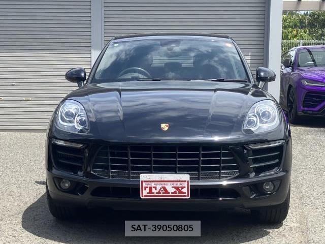 Porsche MACAN 2015-01 8547981-15