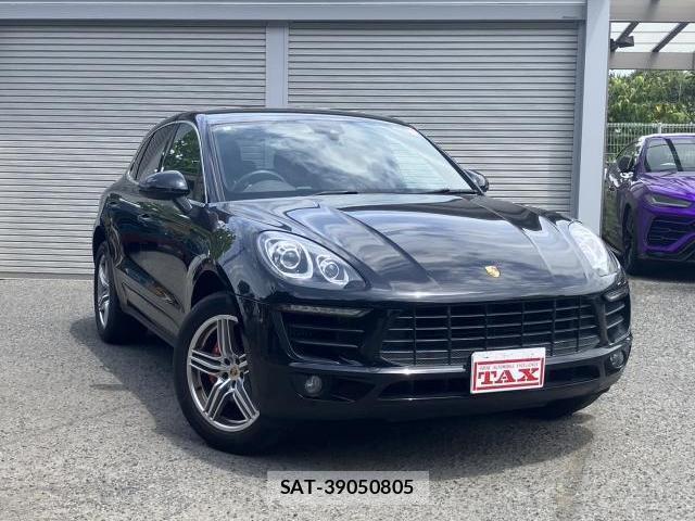 Porsche MACAN 2015-01 8547981-17
