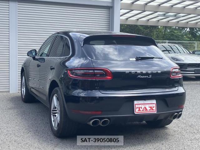 Porsche MACAN 2015-01 8547981-18