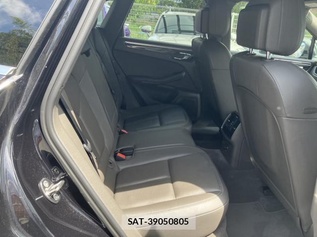 Porsche MACAN 2015-01 8547981-4