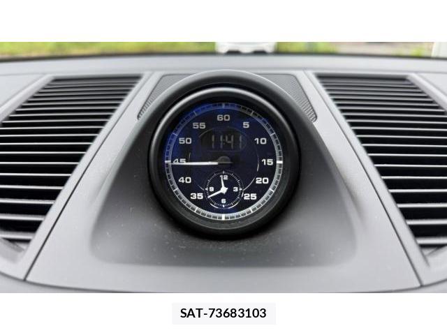 Porsche MACAN 2024 8548792-17