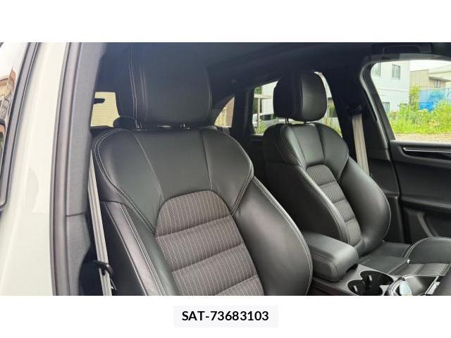 Porsche MACAN 2024 8548792-5