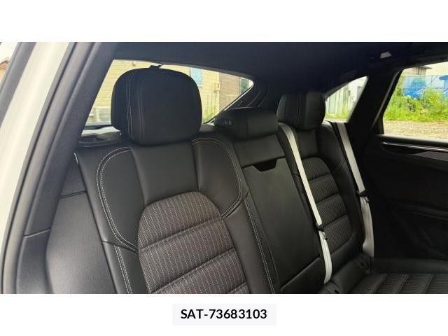 Porsche MACAN 2024 8548792-6