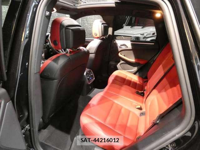 Porsche MACAN 2021-06 8549904-18