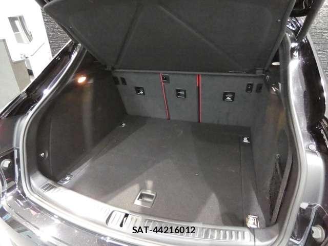 Porsche MACAN 2021-06 8549904-19