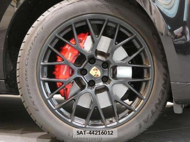 Porsche MACAN 2021-06 8549904-5