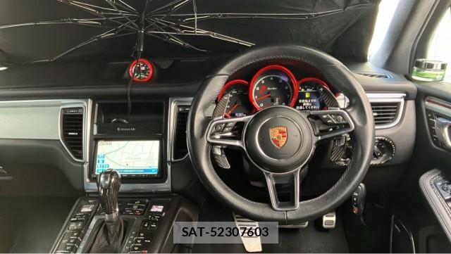 Porsche MACAN 2015-06 8550216-16