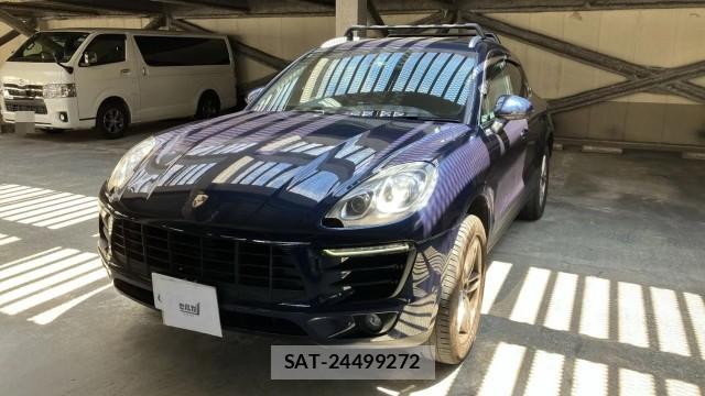 Porsche MACAN 2015-10 8550366-0