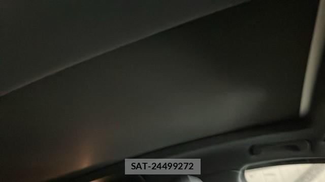 Porsche MACAN 2015-10 8550366-15