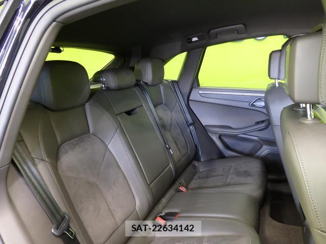 Porsche MACAN 2017-01 8550884-12
