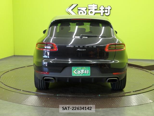 Porsche MACAN 2017-01 8550884-18