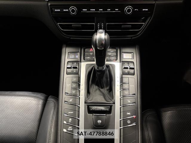 Porsche MACAN 2021-04 8551921-10