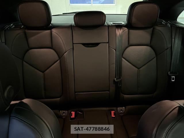 Porsche MACAN 2021-04 8551921-13