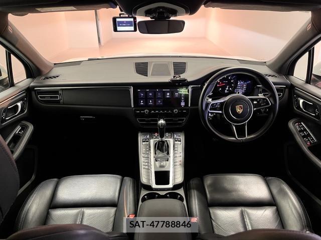 Porsche MACAN 2021-04 8551921-14