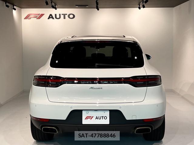 Porsche MACAN 2021-04 8551921-2