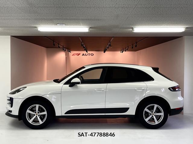 Porsche MACAN 2021-04 8551921-3
