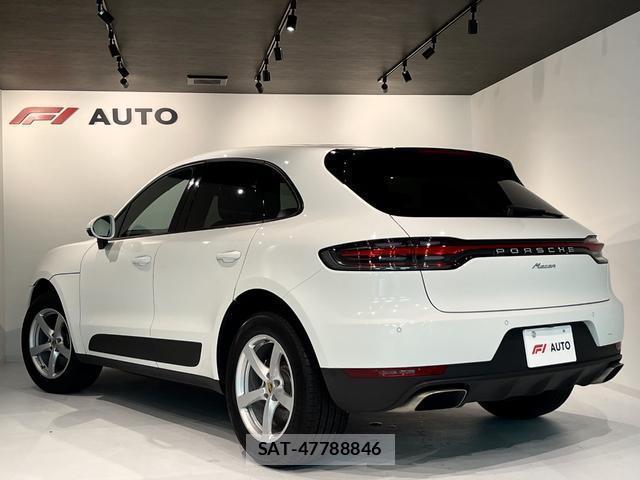 Porsche MACAN 2021-04 8551921-4