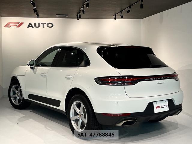 Porsche MACAN 2021-04 8551921-8
