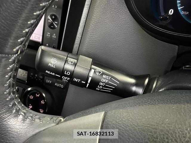 Toyota MARK X ZIO 2011-07 8551922-15