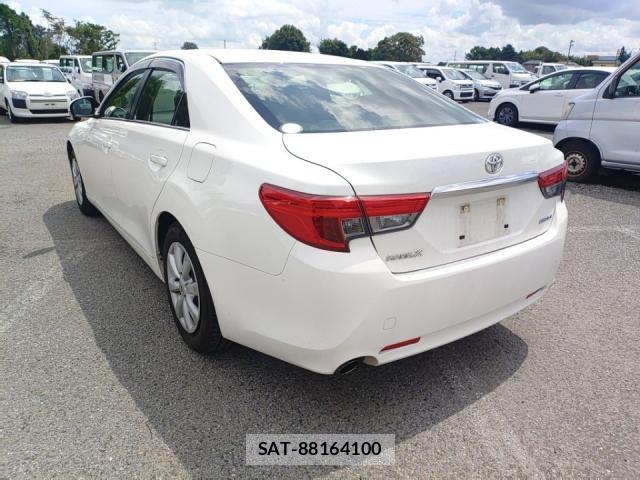 Toyota MARK X 2015-08 8546499-4