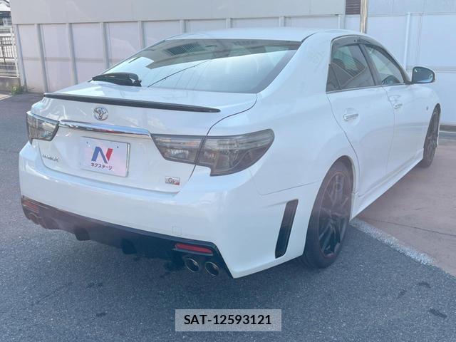 Toyota MARK X 2013-02 8549939-16