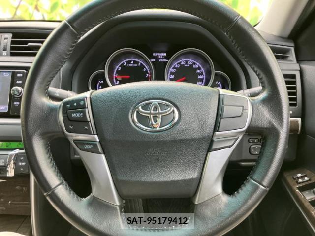 Toyota MARK X 2016-08 8552297-14
