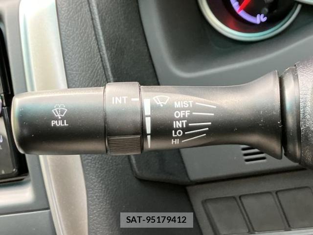 Toyota MARK X 2016-08 8552297-16