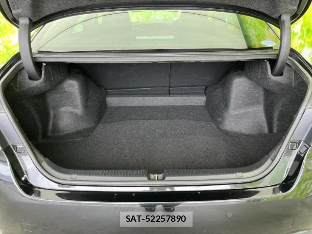 Toyota MARK X 2019-09 8552469-7