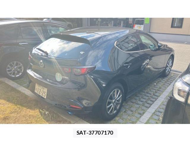 Mazda MAZDA3 2019-07 8551242-3